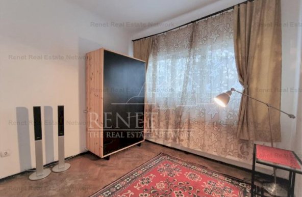 Apartament 3 camere, central, curte interioara