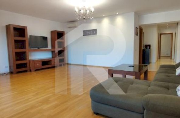 Apartament lux 3 camere+parcare Unirii-Alba Iulia