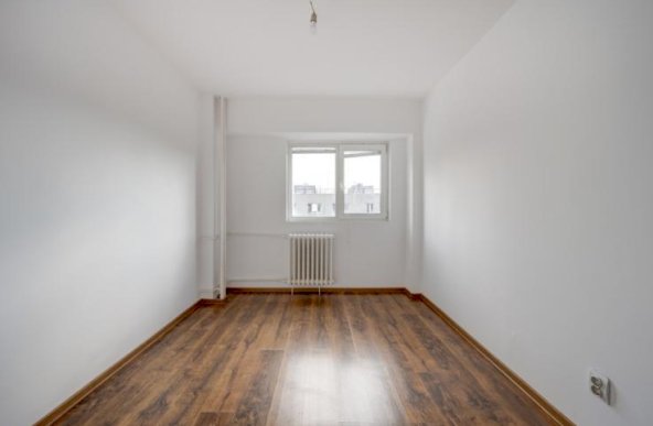 Apartament 3 camere, bloc 1982, 2 bai, metrou Brancusi