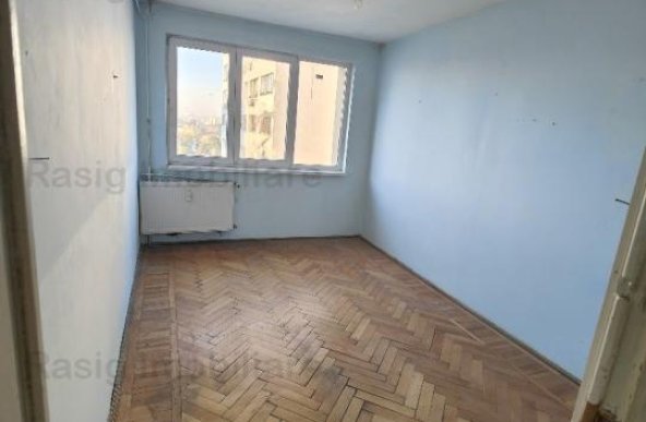 Vanzare apartament 3 camere Grivitei - Podul Grant