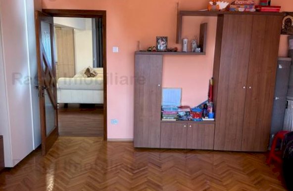 Vanzare apartament 4 camere Dristor 