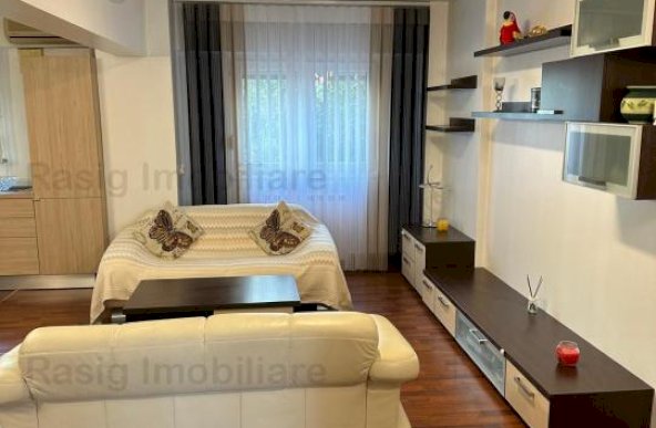 Vanzare apartament 4 camere Dristor 