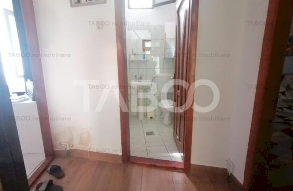 Apartament la casa de vanzare 3 camere terasa pivnita Orasul de Jos