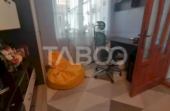 Apartament la casa de vanzare 3 camere terasa pivnita Orasul de Jos