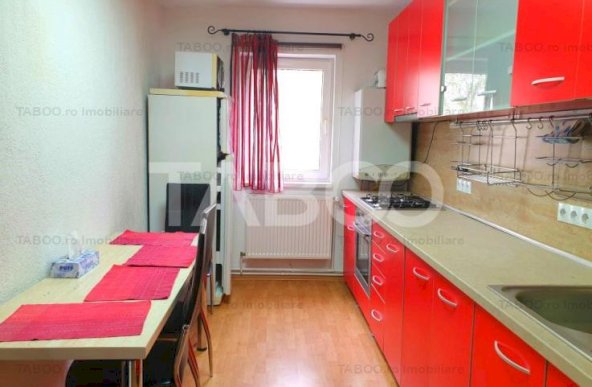 Apartament decomandat 3 camere parter pivnita 60 mpu in Vasile Aaron