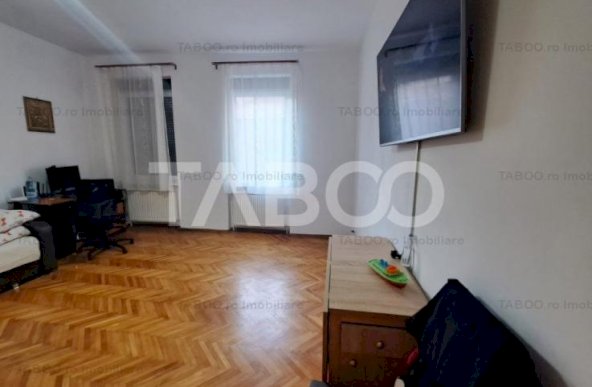 Garsoniera de vanzare 52 mpu pivnita si gradina 110mp in zona Garii