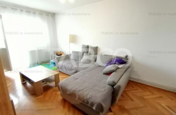 Apartament decomandat de vanzare cu 3 camere pivnita Parcul Sub Arini