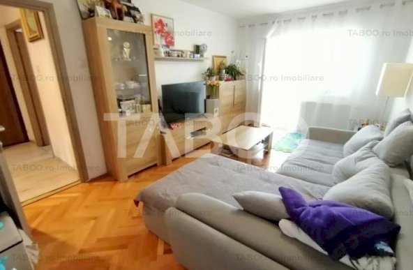 Apartament decomandat de vanzare cu 3 camere pivnita Parcul Sub Arini