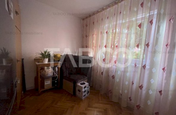 Apartament decomandat 5 camere 2 bai 100 mpu pivnita Cetate Alba Iulia