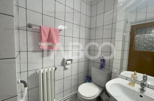 Apartament decomandat 5 camere 2 bai 100 mpu pivnita Cetate Alba Iulia