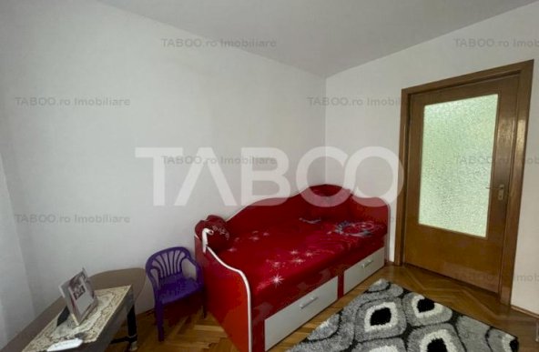 Apartament decomandat 5 camere 2 bai 100 mpu pivnita Cetate Alba Iulia