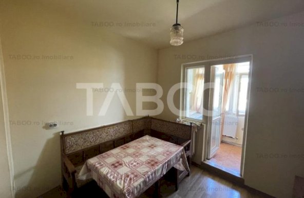 Apartament decomandat 3 camere 50 mp utili mobilat utilat Alba Iulia