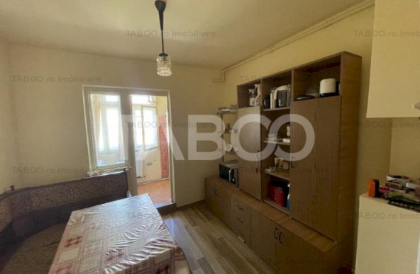 Apartament decomandat 3 camere 50 mp utili mobilat utilat Alba Iulia