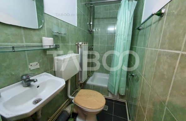 Apartament 3 camere decomandat si curte de vanzare Orasul de Jos