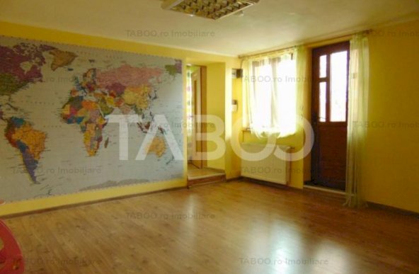 Casa 11 camere pretabila investitie 310 mp utili curte zona Terezian