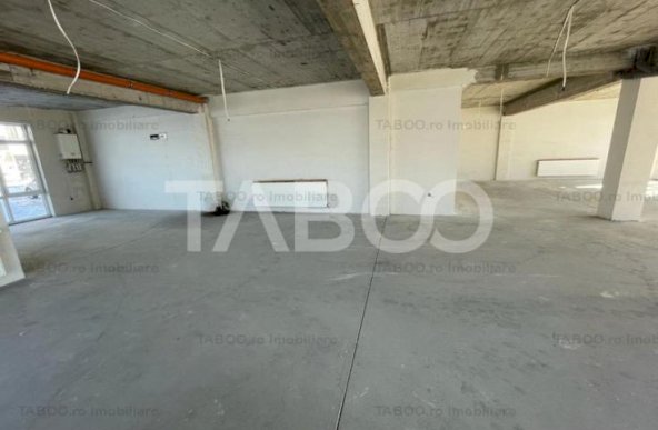 Spatiu comercial 174 mpu open space front stradal 40 mp Comision 0% 