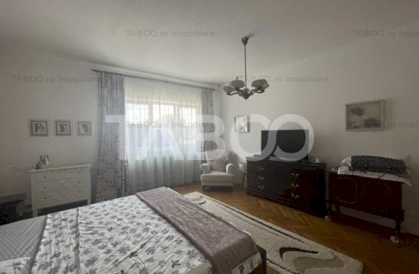 Casa renovata 3 camere 120 mpu garaj curte gradina Centru Alba Iulia