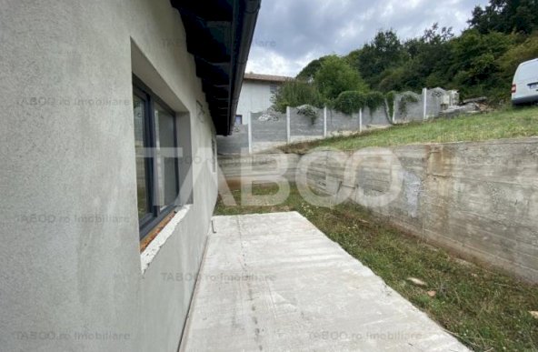 Casa la gri 4 camere 114 mpu utilitati garaj curte Micesti Alba Iulia