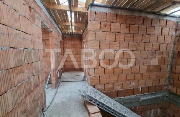 Casa tip duplex la cheie 4 camere 2 bai 108mpu curte Cetate Alba Iulia