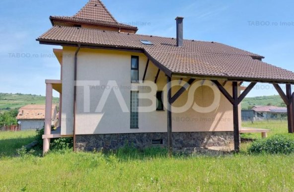 Casa individuala 5 camere gradina cu livada 1670 mp Hamba Sibiu