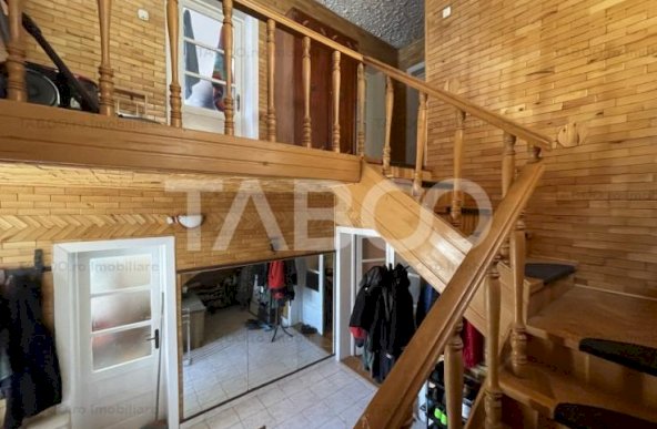 Casa D+P+1E 5 camere 4 bai 250 mp utili terasa zona Cetate Alba Iulia