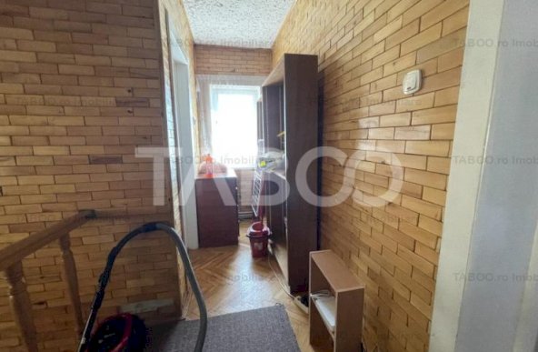 Casa D+P+1E 5 camere 4 bai 250 mp utili terasa zona Cetate Alba Iulia