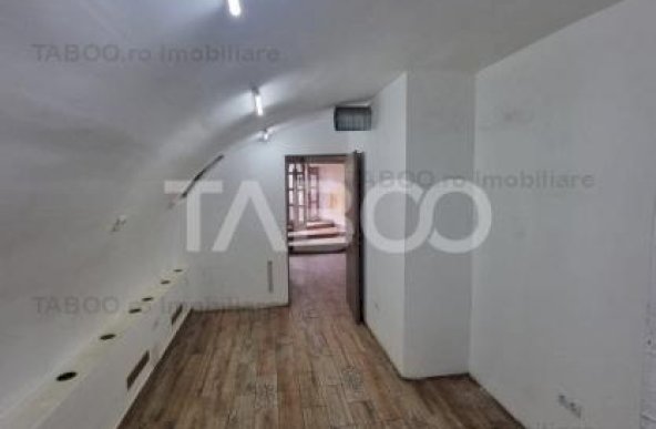 Casa de vanzare 240 mpu curte zona centrala pretabil birouri Sibiu