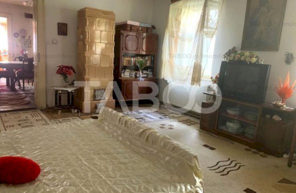 Casa cu 2 camere si gradina de vanzare in Sibiu zona Orasul de jos