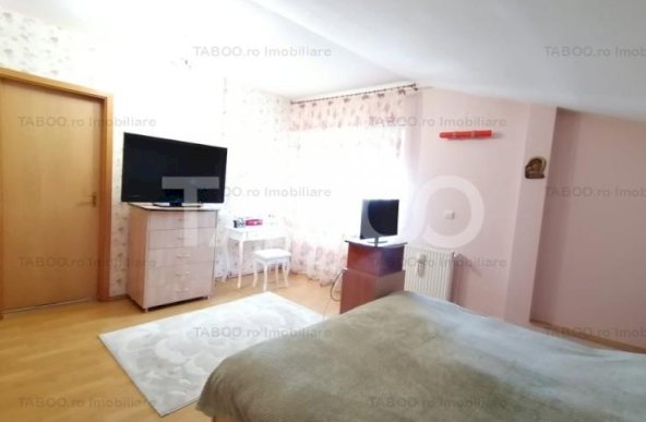 Casa individuala 6 camere de vanzare 250 mpu 361 mp teren zona Lupeni