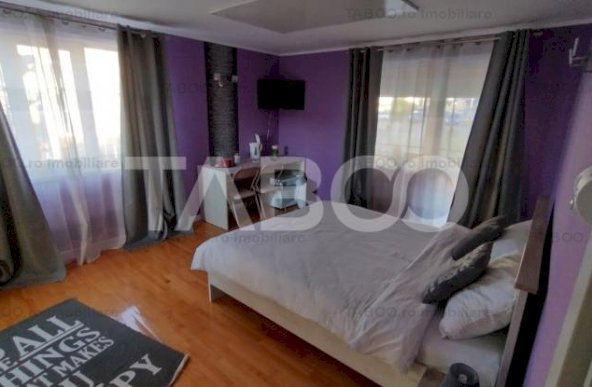 Casa 3 nivele cu etajele 1 si 2 afacere in regim hotelier Strand