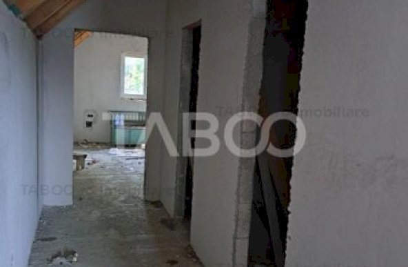 Casa de vanzare individuala 500 mp teren Sibiu zona Gusterita