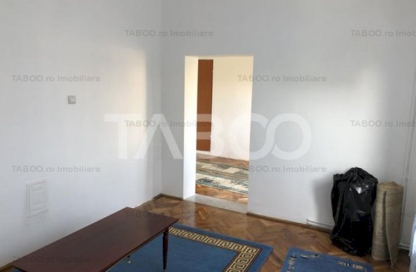 Casa regim D+P+1+M fara curte de vanzare Sibiu zona Trei Stejari