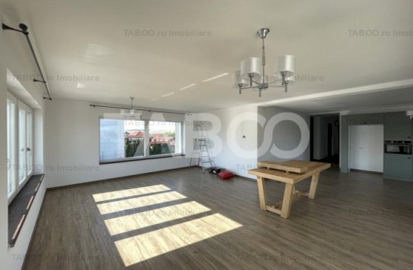 Apartament 4 camere etaj 1 piscina cu cheltuieli incluse in Sura Mica