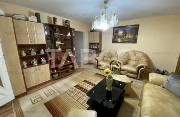 Apartament 3 camere 60mp utili mobilat utilat balcon Cetate Alba Iulia