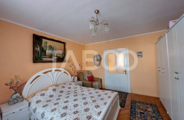 Casa 1 nivel 4 camere 2 bai 83 mpu pivnita curte Lipoveni Alba Iulia