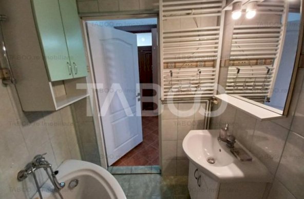 Apartament de inchiriat 3 camere si parcare in Centrul Sibiului