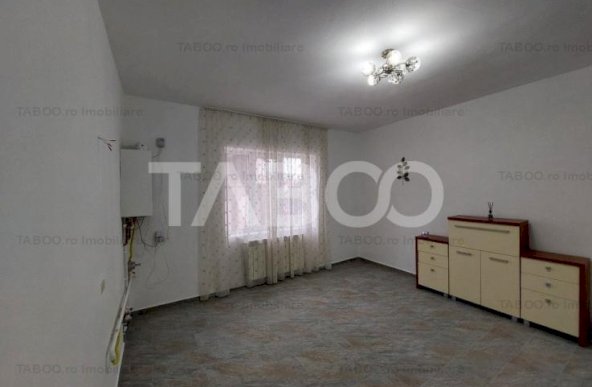 Casa 1 nivel 3 camere 130 mpu terasa curte zona Lipoveni Alba Iulia