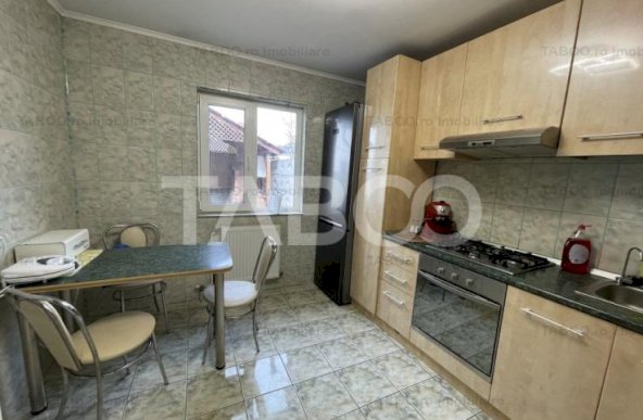 Casa 4 camere 2 bai 154 mpu pivnita garaj curte Lipoveni Alba Iulia