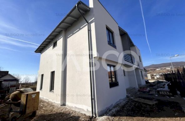 Casa tip duplex P+1E 4 camere 133mpu 2 balcoane curte Recea Alba Iulia