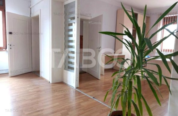 Spatiu de birou 4 camere decomandate 110 mp loc parcare zona centrala 