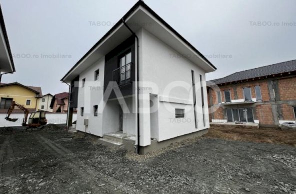 Casa de vanzare duplex 4 camere 2 parcari si teren Arhitectilor