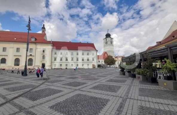 Restaurant de inchiriat cu terasa in Piata Mare din Sibiu