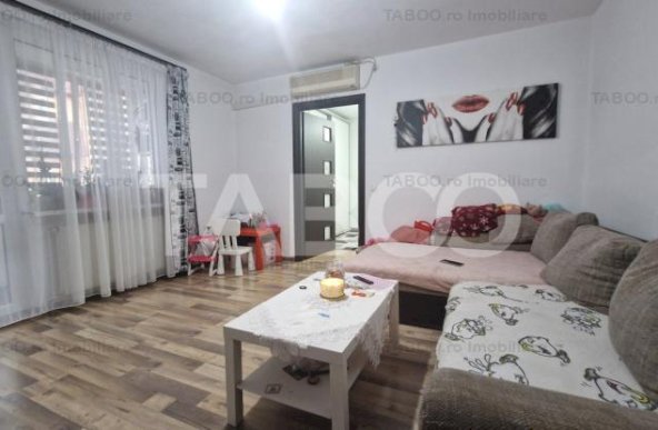 Apartament de vanzare cu 3 camere si balcon la etajul 3 Terezian Sibiu