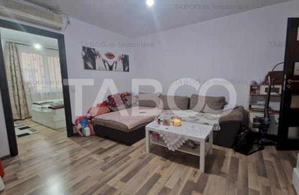 Apartament de vanzare cu 3 camere si balcon la etajul 3 Terezian Sibiu