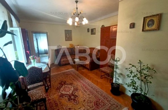 Casa de vanzare 162 mpu 6 camere 2 bai 375 mp teren liber Piata Cluj