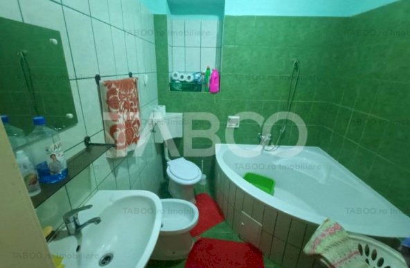 Casa de vanzare 162 mpu 6 camere 2 bai 375 mp teren liber Piata Cluj