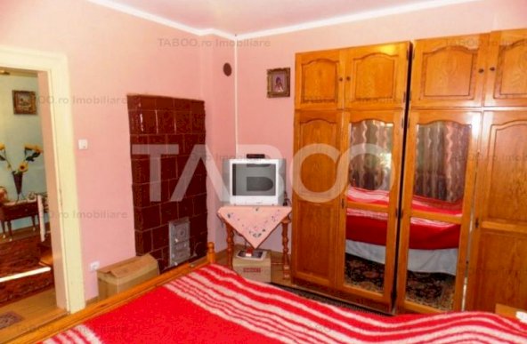 Casa individuala de vanzare 6 camere si 860 mp teren Gusterita