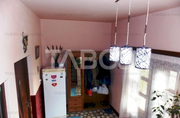 Casa individuala de vanzare 6 camere si 860 mp teren Gusterita