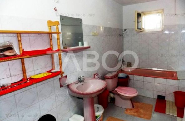 Casa individuala de vanzare 6 camere si 860 mp teren Gusterita