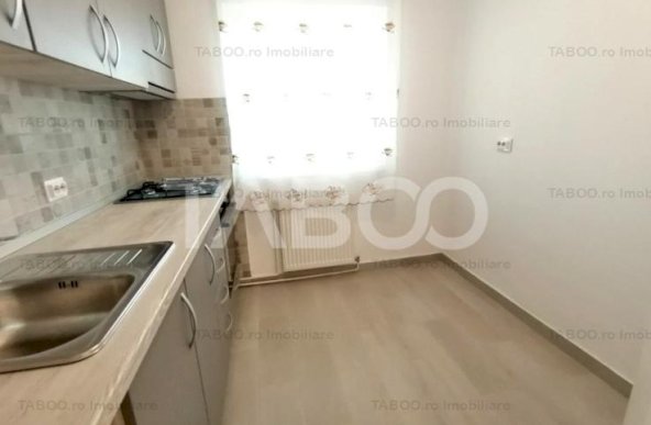 Apartament decomandat 2 camere renovat balcon pivnita Strand Sibiu